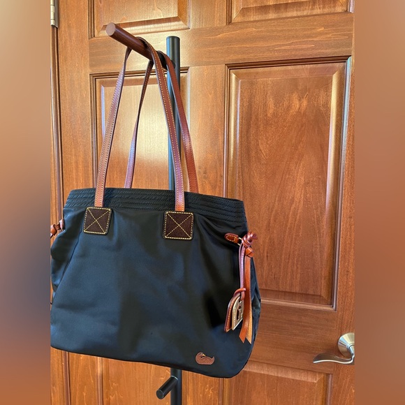 Dooney & Bourke Tote Nylon Black Brown Size Medium - Picture 4 of 17
